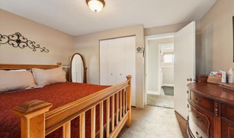 712 Garnet Dr, Ames, IA 50010