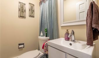 1201 Overlook Dr, Alliance, OH 44601