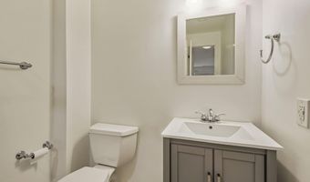 7572 WESTLAKE Ter 56, Bethesda, MD 20817