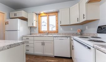 41 Astor Rd, Babbitt, MN 55706