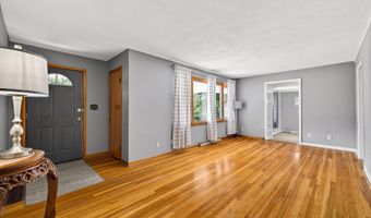 738 Sunset Dr, Bloomfield, IN 47424