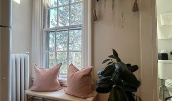 5 Record St 2B, Newport, RI 02840