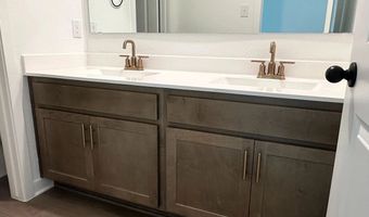 182 Peeps Ct, Adkins, TX 78101