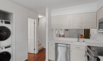 811 GIBBON St, Alexandria, VA 22314