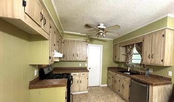 108 Arthur St, Bruce, MS 38915