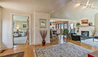 290 Skycrest Dr, Ashland, OR 97520