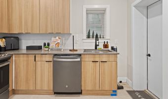 102 S Ocean Ave, Atlantic City, NJ 08401