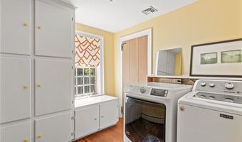 35 Second St, Newport, RI 02840