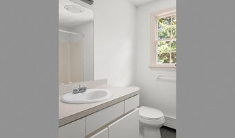 46 North Rd, Jamestown, RI 02835