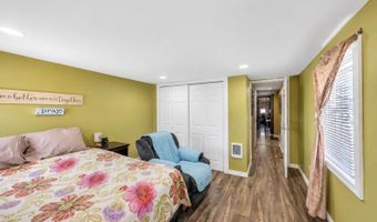 600 Broadway D14, Amityville, NY 11701