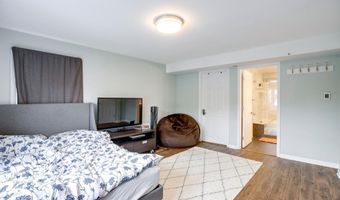 8217 CINDY Ln, Bethesda, MD 20817