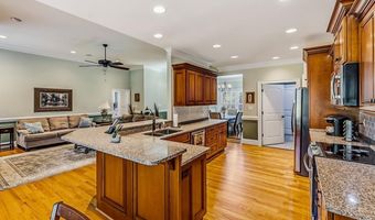 821 E Golden View Ln, Boiling Springs, SC 29316