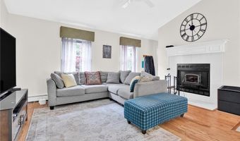 167 Vernon Dr, Glocester, RI 02814