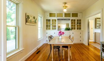 21 Elm St, Belfast, ME 04915