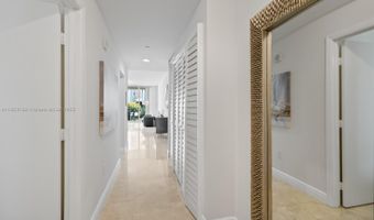 3340 NE 190th St 405, Aventura, FL 33180