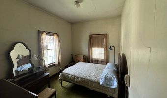 909 7th St, Britton, SD 57430