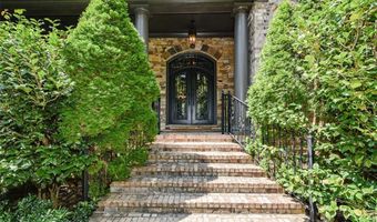 2210 Spalding Dr, Atlanta, GA 30350