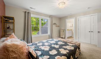10 Lilac Ct, Bedford, NH 03110