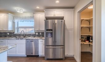 937 Carter St SW, Bandon, OR 97411