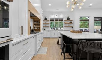 810 Caddo Dr, Benton, AR 72019