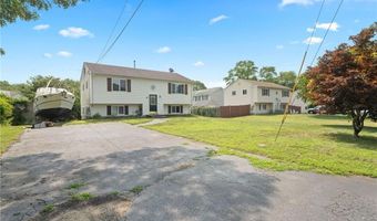 34 Pequot Ave, Warwick, RI 02889
