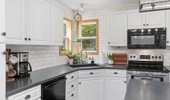 2826 SW Village Cir, Ankeny, IA 50023