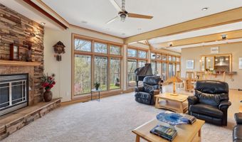 1201 Oakwood Dr, Polk City, IA 50226