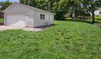 1605 S 6th St, Atchison, KS 66002
