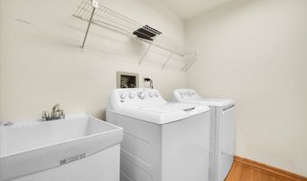 2143 N Juniper Ln, Arlington Heights, IL 60004