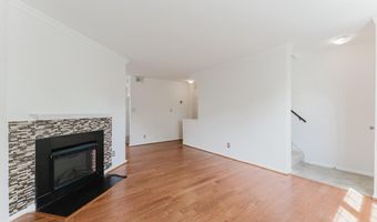2725 S WALTER REED Dr B, Arlington, VA 22206
