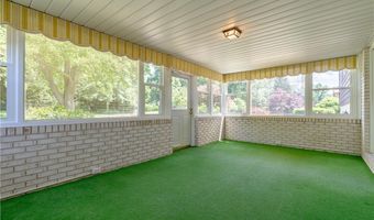 4741 Laburnum Dr, Akron, OH 44319