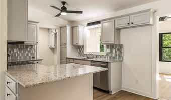 1 Adams Ln, Bella Vista, AR 72715