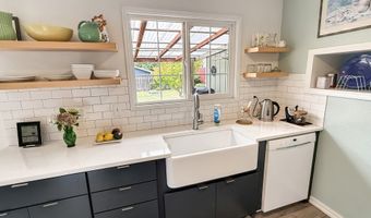 803 PIONEER Rd, Brookings, OR 97415