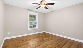 1101 Highland Dr, Aurora, MO 65605