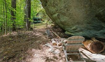 830 W Tweetsie Ln, Banner Elk, NC 28604