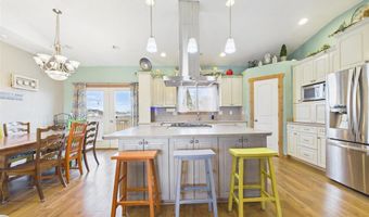 53 E 3rd St N, Cowley, WY 82420