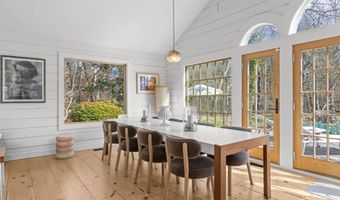 117 Squaw Rd, East Hampton, NY 11937