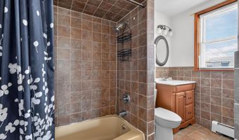 25 W 15TH St #6, Bayonne, NJ 07002