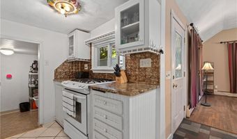 101 Hopkins Ave, Johnston, RI 02919