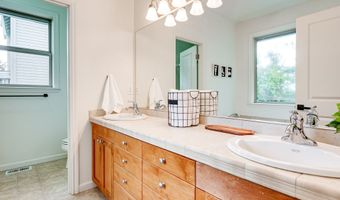 20800 YOSEMITE St, Aurora, OR 97002