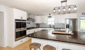 4580 Lakeshore Dr, Bean Station, TN 37708