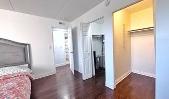 735 N Swift Rd 102, Addison, IL 60101