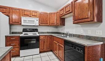 412 N 9th Ave, Brandon, SD 57005