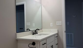 615 Oakleigh Ave, Appomattox, VA 24522