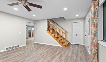 1023 W RIDGEVIEW Dr, Appleton, WI 54914