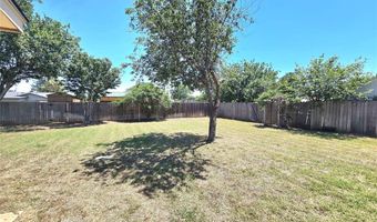 808 Cambridge Dr, Altus, OK 73521