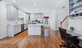 17 WATERTON Dr, Bear, DE 19701
