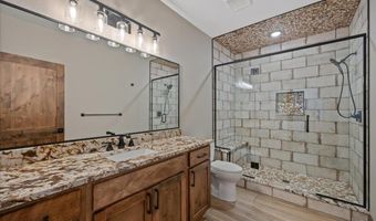 18 RAINBOW VALLEY LODGE Rd, Centennial, WY 82055