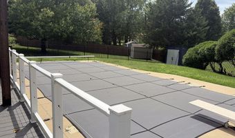 1381 Secretariat Ln, Indianapolis, IN 46217