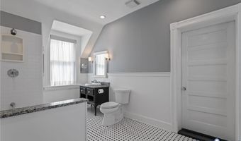 802 S Center St, Ashland, VA 23005